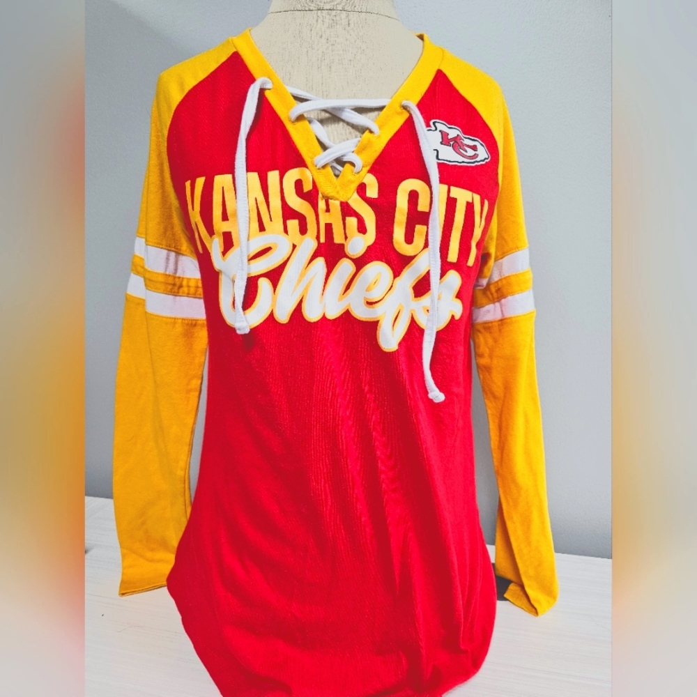 Kansas City Chiefs Fanatics Branded Women's True to Form Raglan Lace-Up V-Neck L